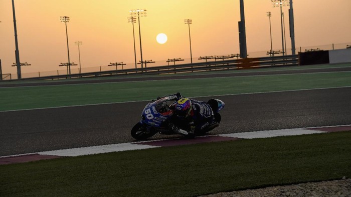 DOHA, QATAR - MARCH 20:  Jason Dupasquier of Swiss and Carxpert PrustelGP rounds the bend during the Moto2 & Moto3 Winter Tests at Losail Circuit on March 20, 2021 in Doha, Qatar. (Photo by Mirco Lazzari gp/Getty Images)