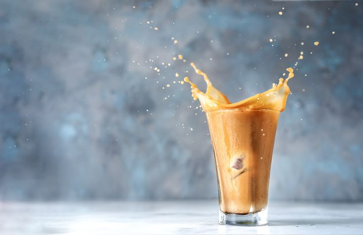 5 beneficios de beber café caliente frente a café frío