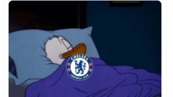 Fans Chelsea pun bisa tidur sangat nyenyak. Foto: Twitter