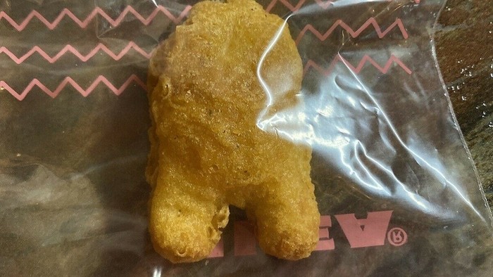 Nugget dilelang 20 juta Wow! Chicken Nugget Bentuk Among Us dari The BTS Meal Dilelang Rp 20 Juta