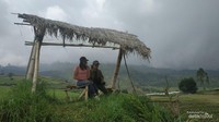 Saung Tempat Kami Beristirahat Sambil Menikmati Permadani Alam Brakseng
