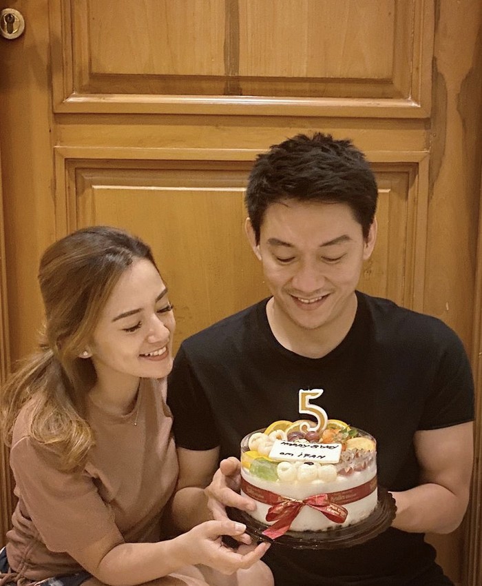 Resmi Menikah, Ini Momen Ifan 'Seventeen' dan Citra Monica saat Makan Malam Romantis Resmi Menikah, Ini Momen Ifan 'Seventeen' dan Citra Monica saat Makan Malam Romantis