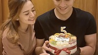 Sebelum menggelar acara pernikahan, Ifan lebih dulu melamar Citra pada bulan April lalu. Keduanya tak gengsi menunjukkan rasa kasih sayang satu sama lain. Foto: Instagram @ifanseventeen & @citra_monica