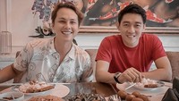  Diundang untuk makan siang ke rumah Andhika Pratama. Ifan mengaku mendapatkan banyak wejangan dari Andhika yang disebutnya sebagai sosok orang baik. Foto: Instagram @ifanseventeen & @citra_monica