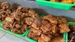 Makan Puas Ayam Goreng Sambal Dadak di Restoran Prasmanan Khas Sunda