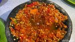 Makan Puas Ayam Goreng Sambal Dadak di Restoran Prasmanan Khas Sunda