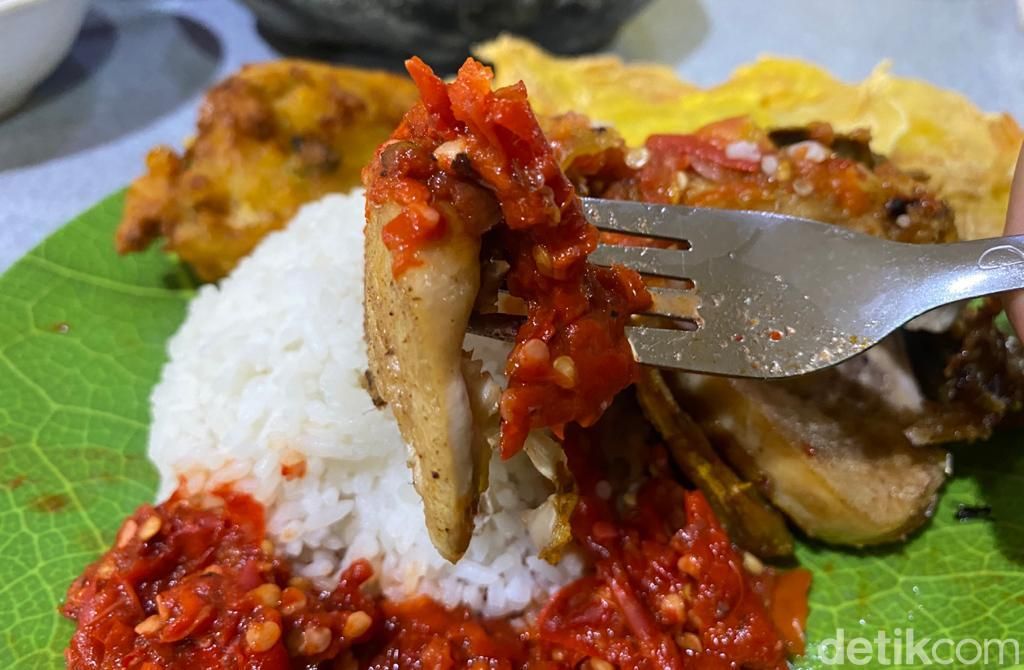 RM Ampera 2 Tak : Prasmanan Khas Sunda yang Enak dan Murah