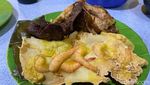 Makan Puas Ayam Goreng Sambal Dadak di Restoran Prasmanan Khas Sunda