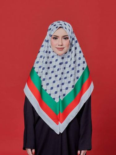 Kerudung terinspirasi aksi Bella Hadid saat aksi bela Palestina.
