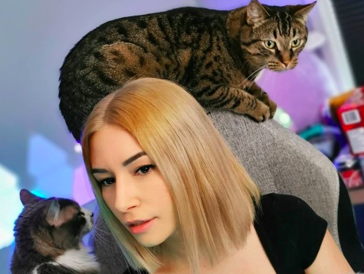 Alinity Divine Alinity Divine