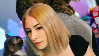 Wanita berusia 32 tahun yang juga punya ratusan ribu pengikut di Instagram ini menghasilkan uang dari para pelangannya di OnlyFans. Foto: Instagram