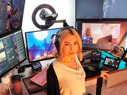 Gamer Cantik di Twitch yang Telanjang di OnlyFans