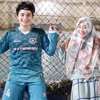 Bahkan ketika Alvin bergaya sporty pun, Larissa tetap berusaha bergaya kompak dengannya. (Foto: Instagram)