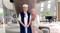 Anak mendiang Ustaz Arifin Ilham tersebut menerima berbagai tuduhan dari Larissa Chou, termasuk tidur dengan cewek lain. Foto: Instagram