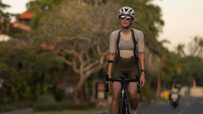Deretan Artis Cantik Indonesia dengan Road Bike