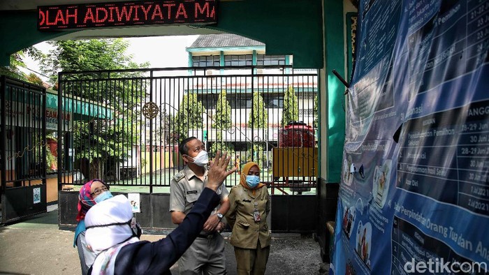 Sekolah di Ibu Kota bersiap menjelang pelaksanaan PPDB 2021. SMAN 80 Sunter Agung di Jakarta Utara, tak ketinggalan berbenah sambut PPDB di DKI Jakarta.