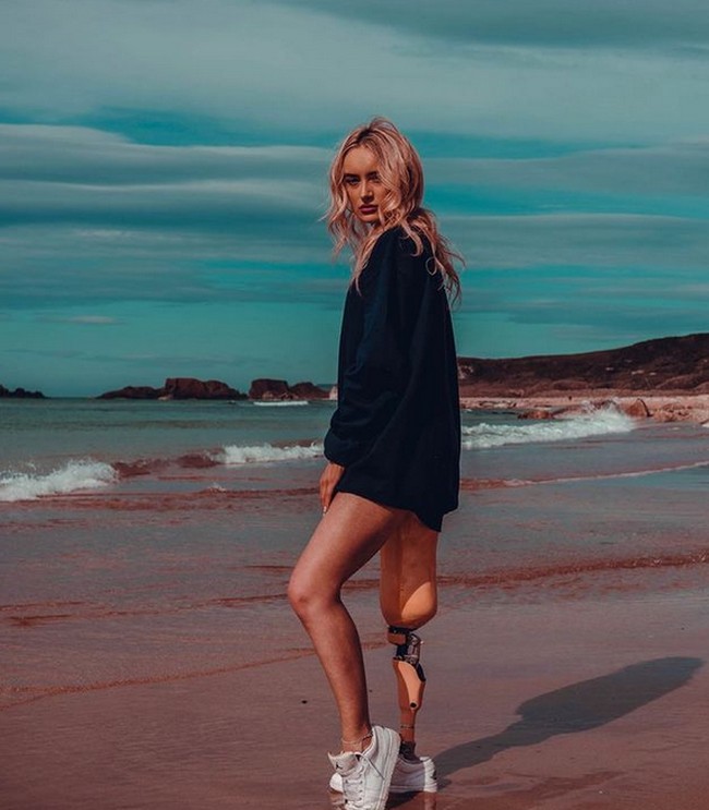 Bernadetta berharap bisa memenangkan kompetisi kontes kecantikan tersebut. Dia ingin bisa melaju di kontes selanjutnya yakni Miss World. Foto: dok. Instagram