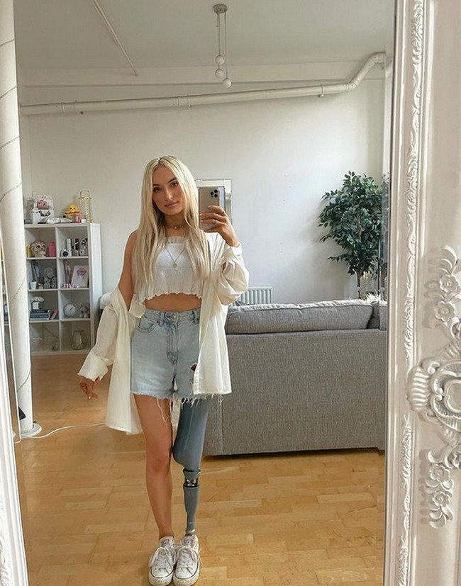 Bernadetta Hagens optimis bahwa dia akan melaju di final Miss World 2021. Meski memiliki kekurangan karena hanya memiliki satu kaki, namun wanita asal Belfast, Irlandia Utara itu tidak pernah berkecil hati.  Foto: dok. Instagram