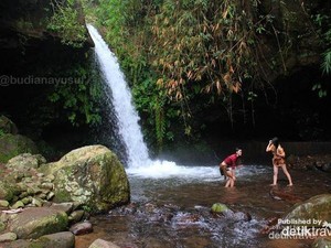 4 Curug Menawan nan Segar di Capolaga Subang