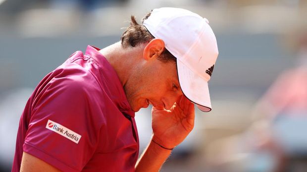 PARIS, FRANCE - MAY 30: Dominic Thiem of Austria reacts in his First Round match against Pablo Andujar of Spain during Day One of the 2021 French Open at Roland Garros on May 30, 2021 in Paris, France. (Photo by Julian Finney/Getty Images)