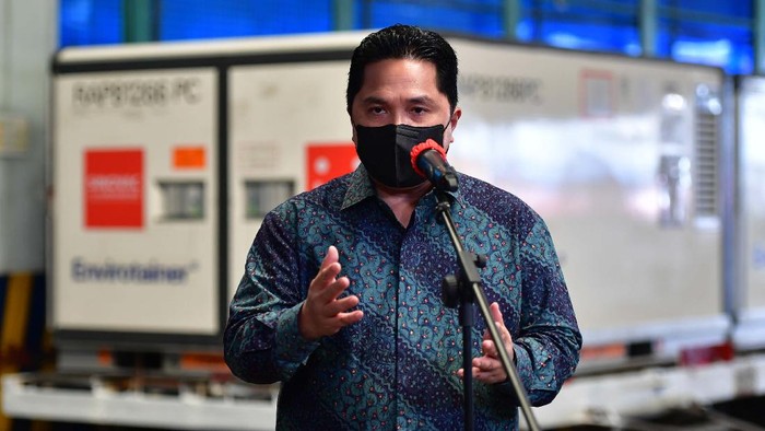 Hari ini vaksin tahap ke-14 kembali tiba di Indonesia. Sebanyak 8 juta bulk vaksin Sinovac mendarat di Bandara Soetta. Menteri Badan Usaha Milik Negara (BUMN) Erick Thohir yang menerima dan melihat langsung.