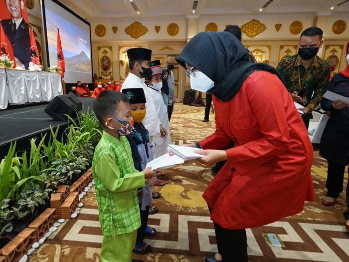 Hadiri Musancab PDIP Banyuwangi, Bupati Ipuk Beber Program Turun ke Desa