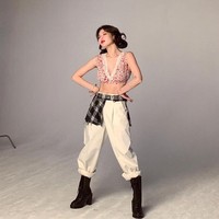 Sejak mengawali kariernya Hyuna sudah membuat banyak orang kagum dengan tubuh seksinya. Kini ia pun sering menampilkan bentuk badan yang menawan lewat serangkain foto, termasuk iklan pakaian dalam bersama pacarnya, E Dawn. Foto: Instagram