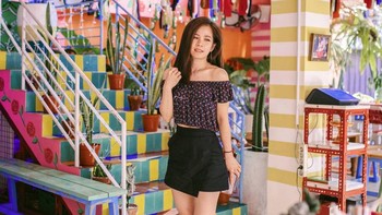 Dirinya kerap dikira seumuran dengan anak SMA atau kuliahan. Foto: Instagram @winnypatriziayulianty