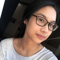 Presenter olahraga cantik bernama Shabrina Ayu dinikahi oleh pesepak bola Ryuji Utomo pada 16 Maret 2019. Sibuk mengurus anak dan suami membuat berdandan tak lagi menjadi prioritas Shabrina. Dia pun dengan percaya diri membagikan foto wajahnya tanpa pulasan makeup. Foto: Instagram/@shabrinaautomo