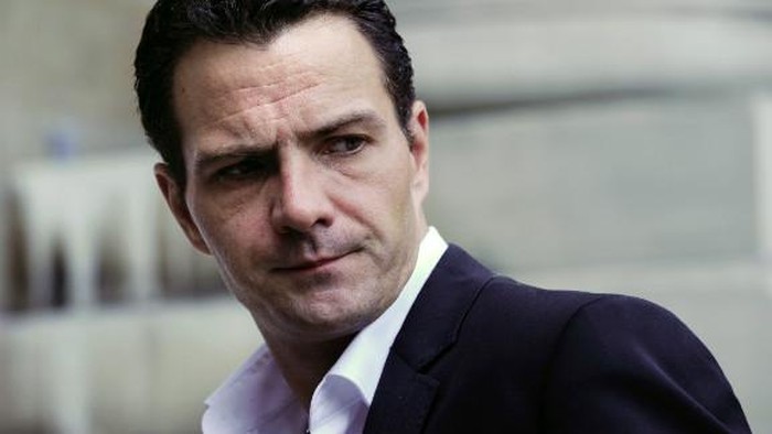 Kerviel yang pernah mengenyam pendidikan di University of Lyon II, Prancis berhasil lulus pada tahun 2000 hanya dengan nilai rata-rata. Ia digambarkan sebagai sosok yang pemalu. Tak ada yang istimewa dari diri Kerviel.