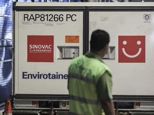 Beda Vaksin Sinovac Vs AstraZeneca, dari Efikasi Sampai Efek Samping