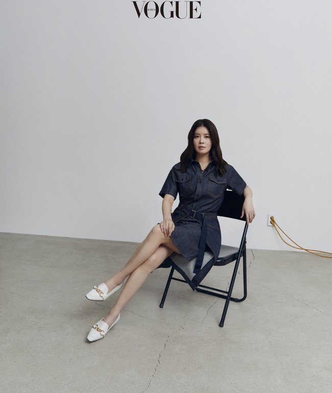 Kim Yeo Jin berhasil menyihir penggemar drama Korea Vincenzo di mancanegara. Mereka ramai-ramai memuji penampilannya yang bikin terkesima sebagai ‘Queen Babel’ di jagat Twitter. Foto: dok. Vogue Korea