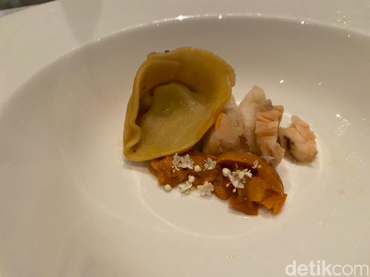 Kolaborasi Chef Chandra dan Chef Ferdian Sajikan Wagyu 7+ dengan Kura Whisky