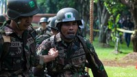 Selain kecepatan, prajurit Marinir dituntut bekerja sama antar-tim.