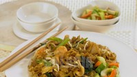 Kalau mau mencicipi kwetiau sapi enak dan halal, bisa juga mengunjungi Kwetiau Sapi Akhiang 79 di Jalan Gajah Mada, Jakarta Pusat. Menu andalannya Kwetiau Goreng, tapi ada juga baso sapi, sop sapi, kwetiau bun, dan lainnya. Harganya dibanderol mulai dari Rp 40 ribuan. Foto: Instagram @jktinstafood