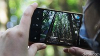Ditambah dengan pesatnya perkembangan media sosial, pengunjung berlomba-lomba untuk membuat foto dan video yang ciamik kala berwisata ke alam bebas.   