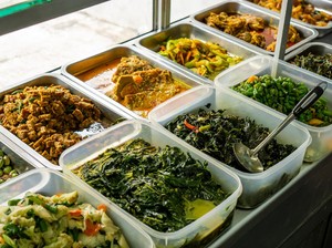 5 Warteg Hidden Gem Ini Punya Lauk Serba Enak dan Murah