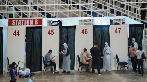 Malaysia Gencarkan Vaksinasi COVID-19 Jelang Lockdown 2 Minggu