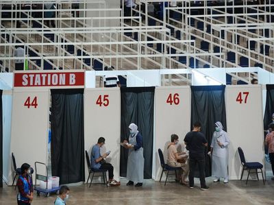 Malaysia Gencarkan Vaksinasi COVID-19 Jelang Lockdown 2 Minggu