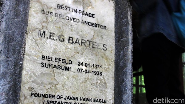 MEG Bartels meninggal pada tanggal 7 April 1936 dan dimakamkan di Pasir Datar sesuai surat wasiat yang disampaikan kepada anak sulungnya, Dr Max Bartels, yang mengharapkan dimakamkan berdekatan dengan museum dan pegunungan. MEG Bartels meninggal pada tanggal 7 April 1936 dan dimakamkan di Pasir Datar sesuai surat wasiat yang disampaikan kepada anak sulungnya, Dr Max Bartels, yang mengharapkan dimakamkan berdekatan dengan museum dan pegunungan.