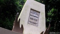 Rumah sekaligus museum koleksi Bartels hingga kini masih kokoh berdiri dan menjadi pusat pendidikan konservasi Elang Jawa. Di museum ini lah masyarakat bisa mengenal dan belajar lebih dalam tentang MEG Bartels dan juga Elang Jawa. Tidak hanya itu, pusara dari MEG Bartels pun terdapat di museum tersebut dan makamnya kini dibuatkan monumen. 