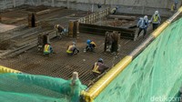 Untuk diketahui, secara keseluruhan pembangunan proyek CP201 Bundaran HI-Harmoni ini mencakup pembangunan terowongan bawah tanah sepanjang 2.677 meter dan pembangunan dua stasiun, yakni Stasiun Thamrin dan Stasiun Monas.  