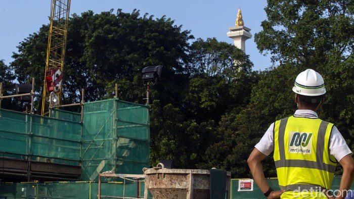 Progres pembangunan MRT Jakarta Fase 2A telah mencapai 16,56. Rute MRT Jakarta dari Bundaran HI hingga ke Kota Tua ini ditargetkan rampung pada Agustus 2027.