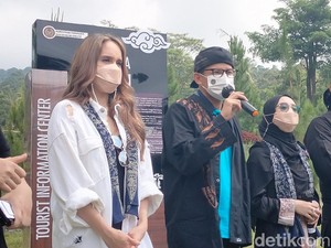 Promosi Desa Wisata di Kuningan, Sandiaga Uno Didampingi Cinta Laura