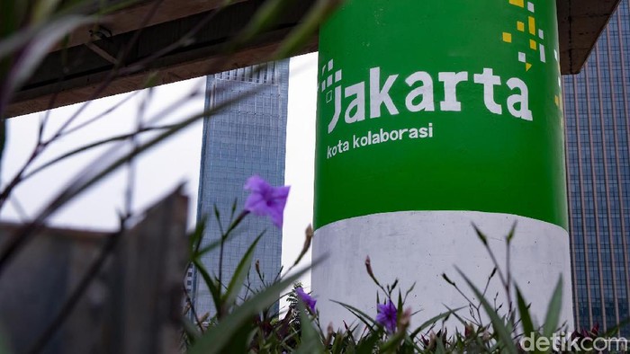 Mural Jakarta Kota Kolaborasi Mejeng di Jaksel Mural Jakarta Kota Kolaborasi mejeng di sejumlah ruas jalanan di Jakarta Selatan. Mural ini dibuat untuk menyemarakan HUT ke-494 DKI Jakarta.