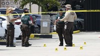 Penembakan terjadi di dekat ruang perjamuan dan acara di mal di Miami Gardens.