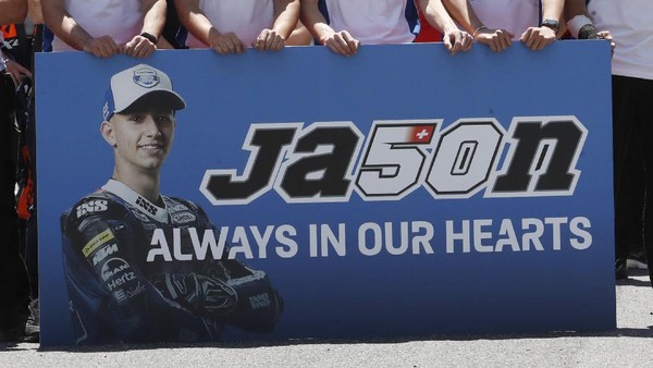 Penghormatan untuk Rider Moto3 Jason Dupasquier