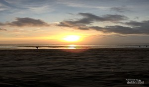 Pesona Sunset di Pantai Double Six Bali, Sunsetnya Juara