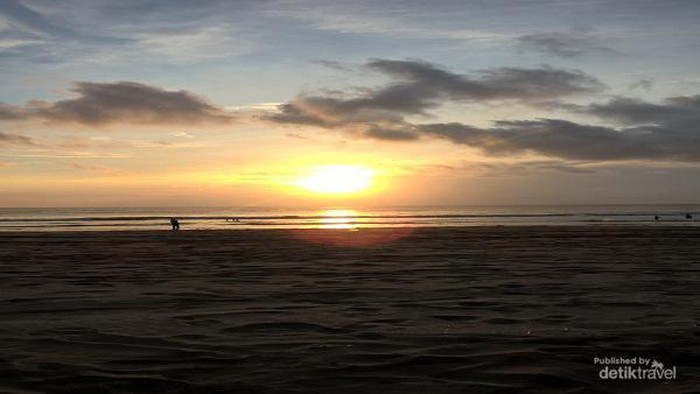 Sunset di Pantai Double Six