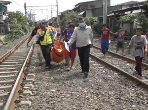 Pria Muda Tabrakkan Diri ke KRL Dekat Stasiun Pesing, Tewas di TKP